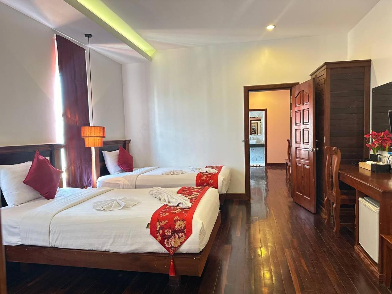 Holy Angkor Hotel Siem Reap Exteriör bild